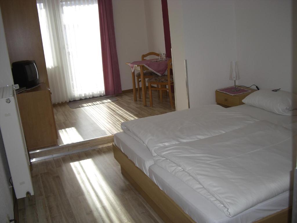Gasthof Rhoenperle Kothen  Habitación foto